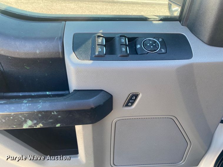 image for item DN8156 2019 Ford F250 Super Duty  Crew Cab pickup truck