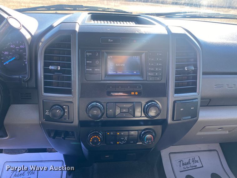 image for item DN8156 2019 Ford F250 Super Duty  Crew Cab pickup truck