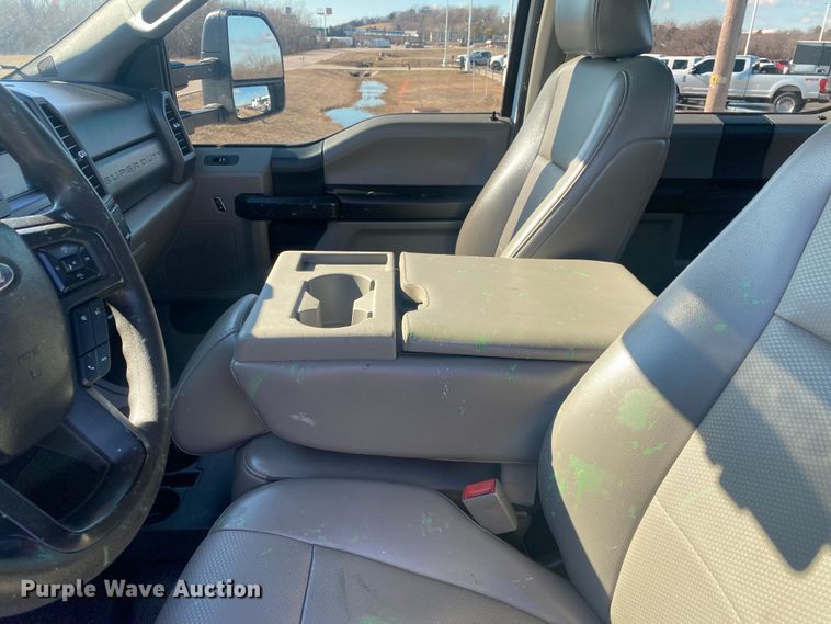 image for item DN8156 2019 Ford F250 Super Duty  Crew Cab pickup truck