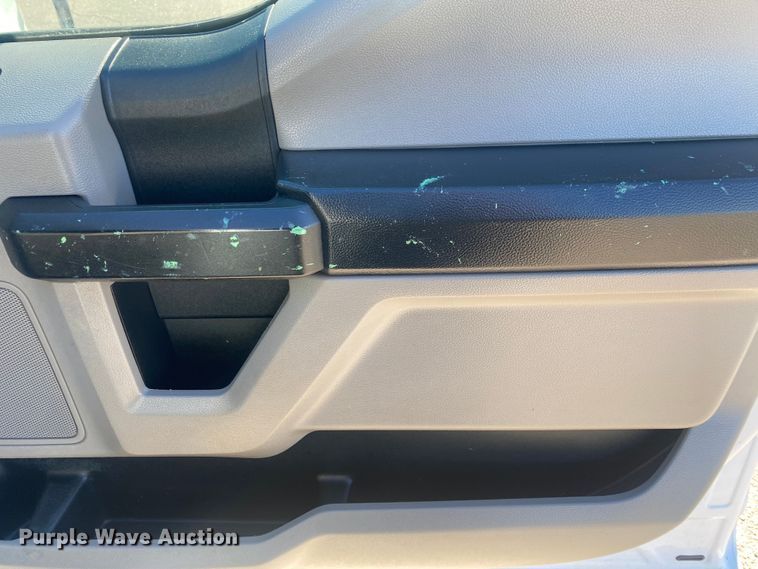 image for item DN8156 2019 Ford F250 Super Duty  Crew Cab pickup truck