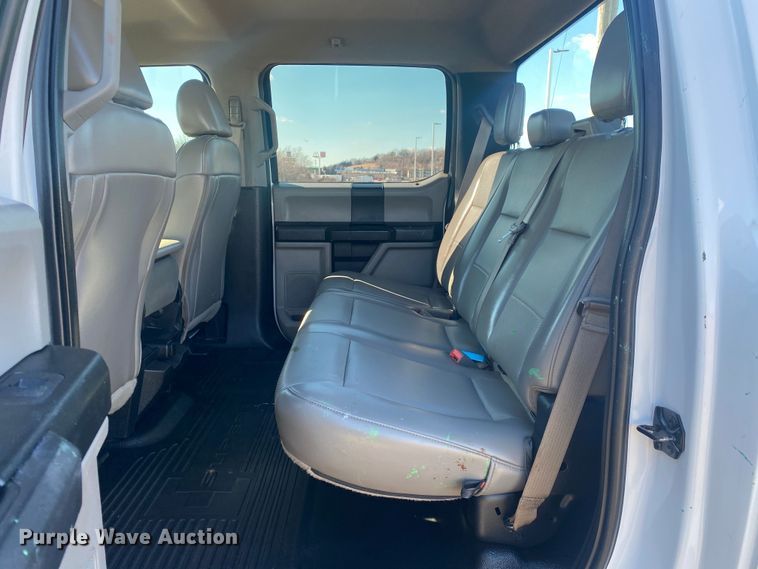 image for item DN8156 2019 Ford F250 Super Duty  Crew Cab pickup truck