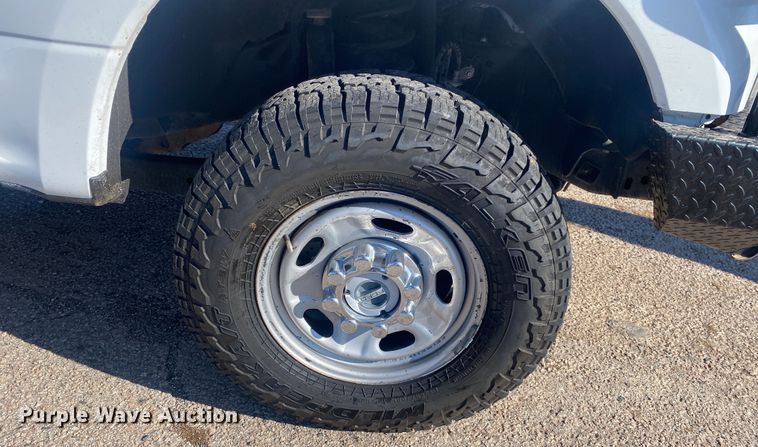 image for item DN8156 2019 Ford F250 Super Duty  Crew Cab pickup truck