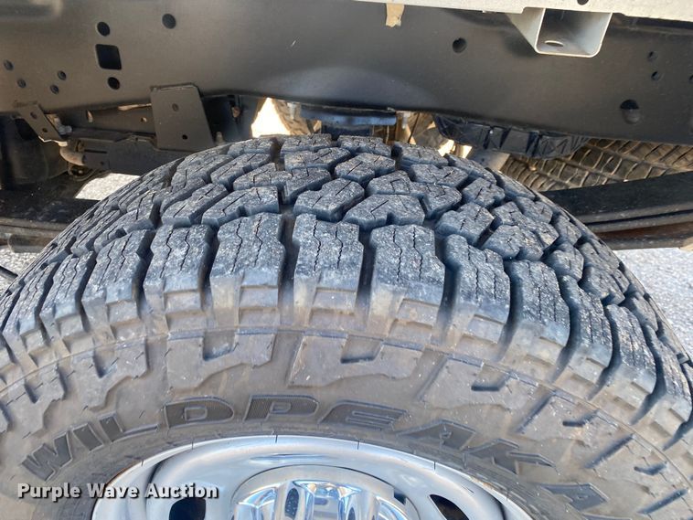 image for item DN8156 2019 Ford F250 Super Duty  Crew Cab pickup truck