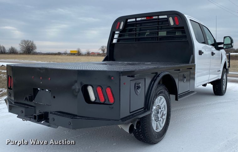 image for item DN8158 2018 Ford F250 Super Duty  Crew Cab flatbed pickup truck