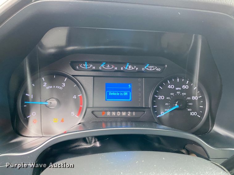 image for item DN8158 2018 Ford F250 Super Duty  Crew Cab flatbed pickup truck