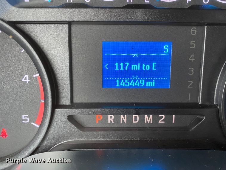 image for item DN8158 2018 Ford F250 Super Duty  Crew Cab flatbed pickup truck