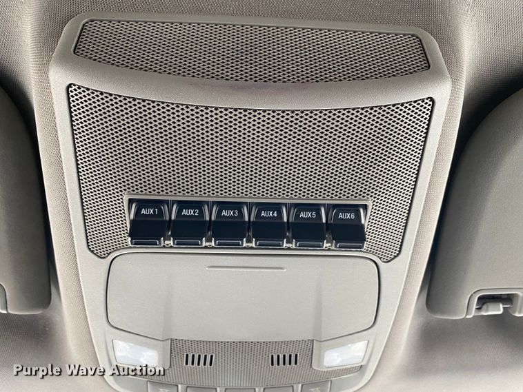 image for item DN8158 2018 Ford F250 Super Duty  Crew Cab flatbed pickup truck