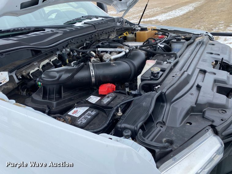 image for item DN8158 2018 Ford F250 Super Duty  Crew Cab flatbed pickup truck