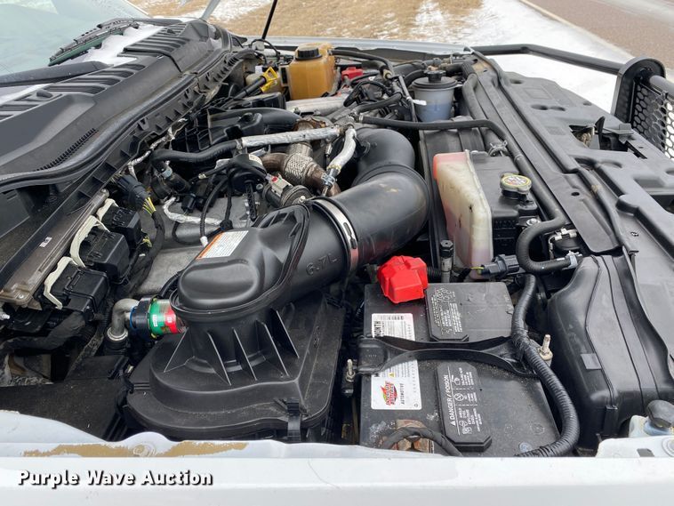 image for item DN8158 2018 Ford F250 Super Duty  Crew Cab flatbed pickup truck