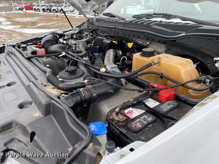 image for item DN8158 2018 Ford F250 Super Duty  Crew Cab flatbed pickup truck