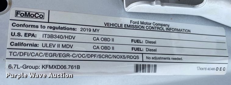 image for item DN8158 2018 Ford F250 Super Duty  Crew Cab flatbed pickup truck