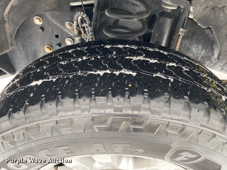 image for item DN8158 2018 Ford F250 Super Duty  Crew Cab flatbed pickup truck