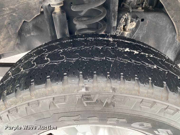 image for item DN8158 2018 Ford F250 Super Duty  Crew Cab flatbed pickup truck