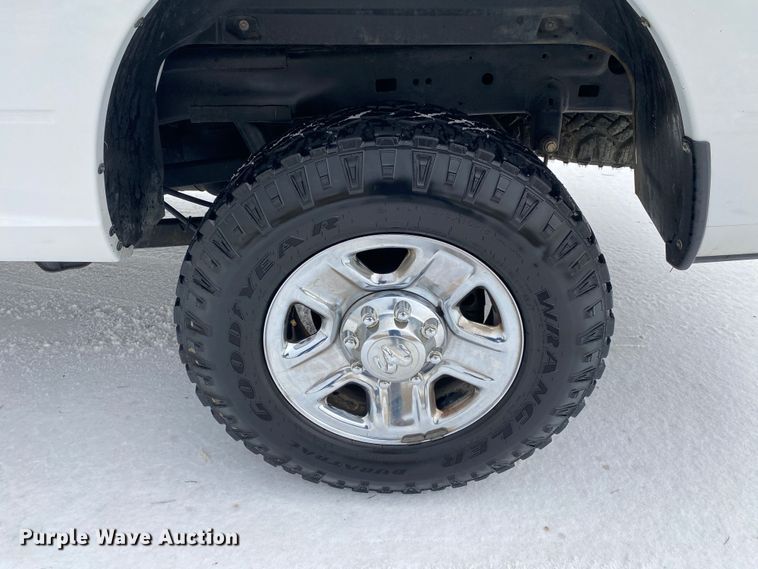 image for item DN8160 2014 Dodge Ram 2500HD  Crew Cab pickup truck