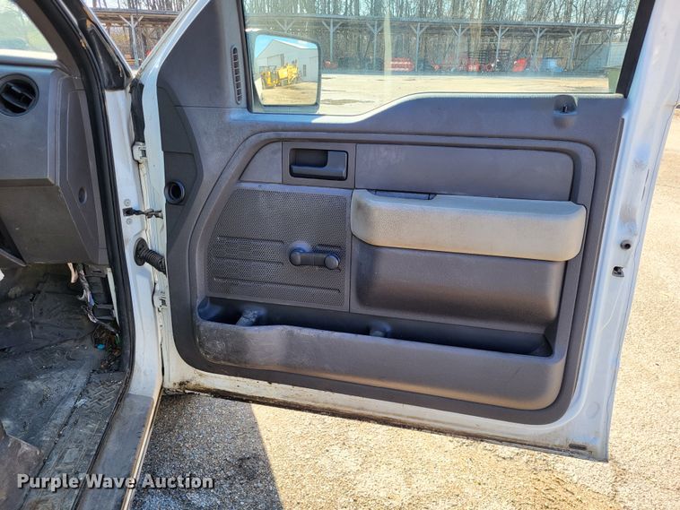 image for item DO3543 2010 Ford F150 XL  pickup truck