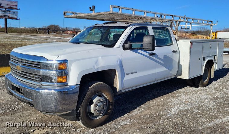 image for item DO3555 2015 Chevrolet Silverado 3500HD  Crew Cab utility bed pickup truck