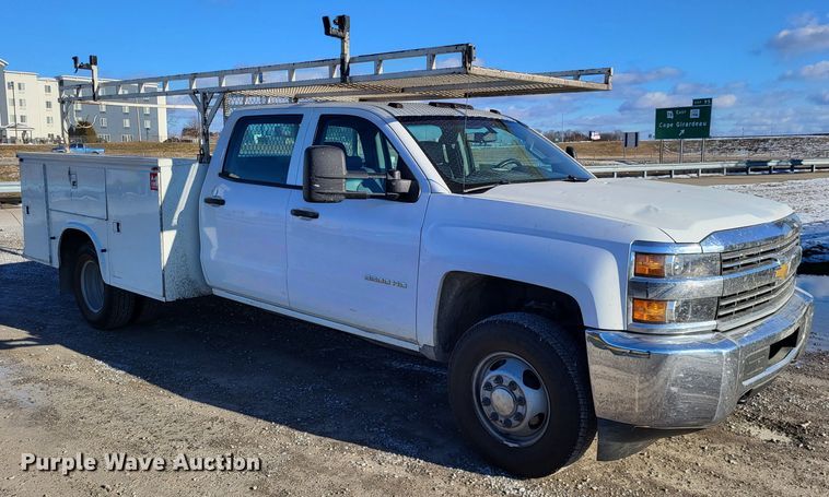 image for item DO3555 2015 Chevrolet Silverado 3500HD  Crew Cab utility bed pickup truck