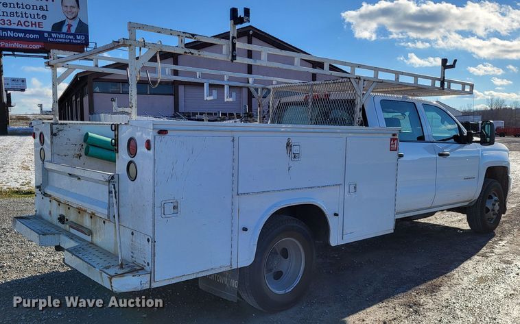 image for item DO3555 2015 Chevrolet Silverado 3500HD  Crew Cab utility bed pickup truck
