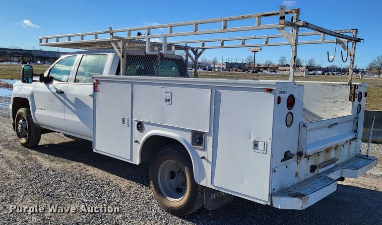 image for item DO3555 2015 Chevrolet Silverado 3500HD  Crew Cab utility bed pickup truck