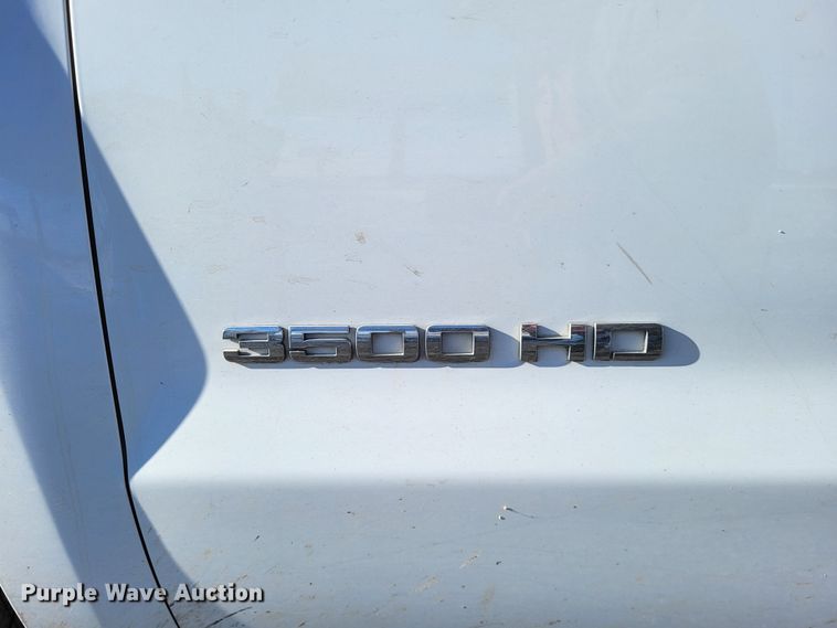 image for item DO3555 2015 Chevrolet Silverado 3500HD  Crew Cab utility bed pickup truck