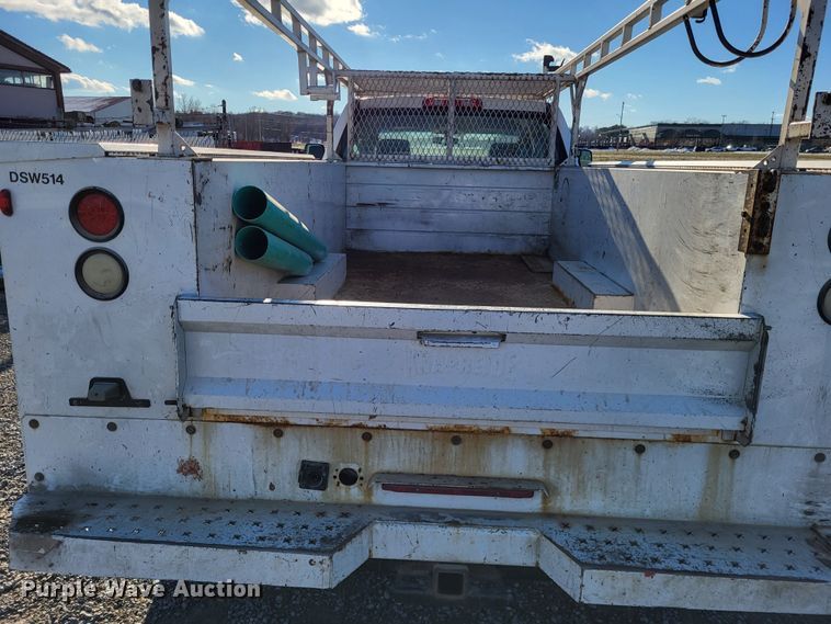 image for item DO3555 2015 Chevrolet Silverado 3500HD  Crew Cab utility bed pickup truck