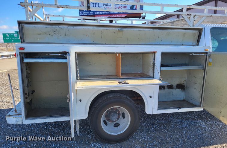 image for item DO3555 2015 Chevrolet Silverado 3500HD  Crew Cab utility bed pickup truck