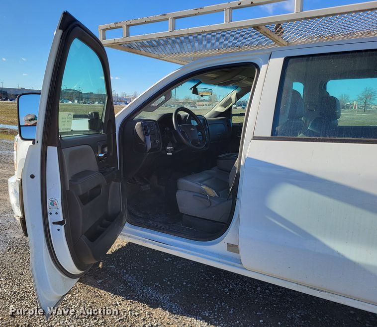 image for item DO3555 2015 Chevrolet Silverado 3500HD  Crew Cab utility bed pickup truck