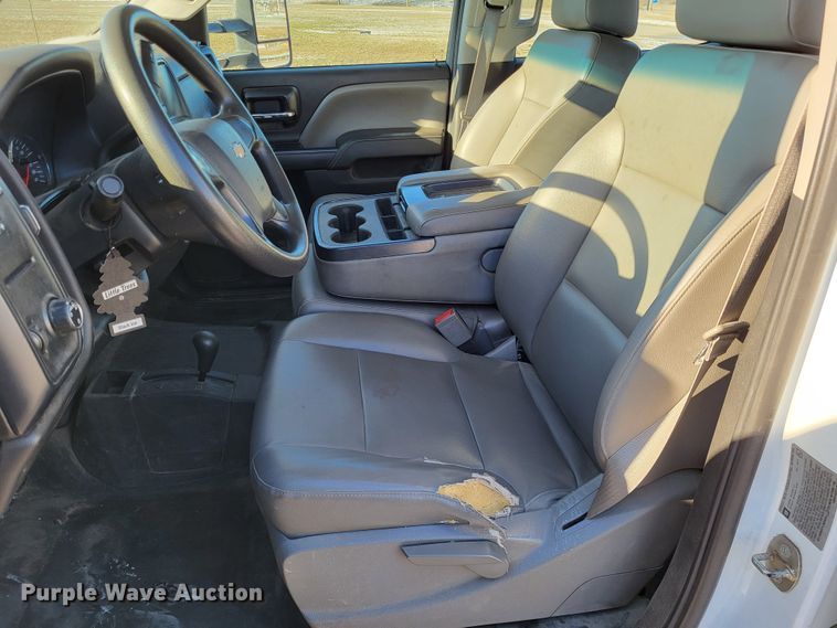 image for item DO3555 2015 Chevrolet Silverado 3500HD  Crew Cab utility bed pickup truck