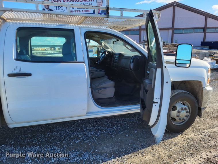 image for item DO3555 2015 Chevrolet Silverado 3500HD  Crew Cab utility bed pickup truck