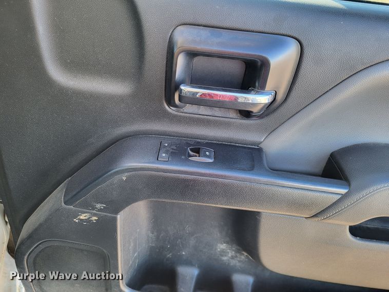 image for item DO3555 2015 Chevrolet Silverado 3500HD  Crew Cab utility bed pickup truck