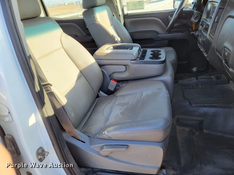 image for item DO3555 2015 Chevrolet Silverado 3500HD  Crew Cab utility bed pickup truck