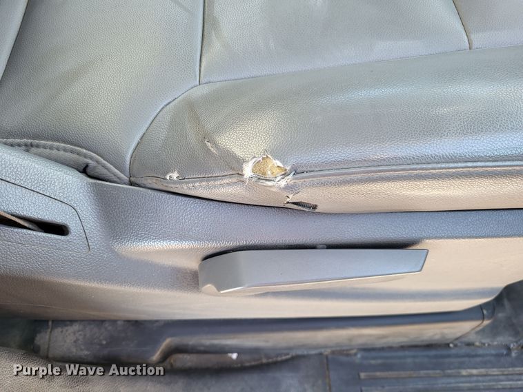 image for item DO3555 2015 Chevrolet Silverado 3500HD  Crew Cab utility bed pickup truck