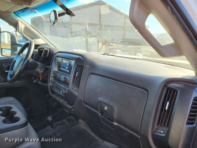 image for item DO3555 2015 Chevrolet Silverado 3500HD  Crew Cab utility bed pickup truck