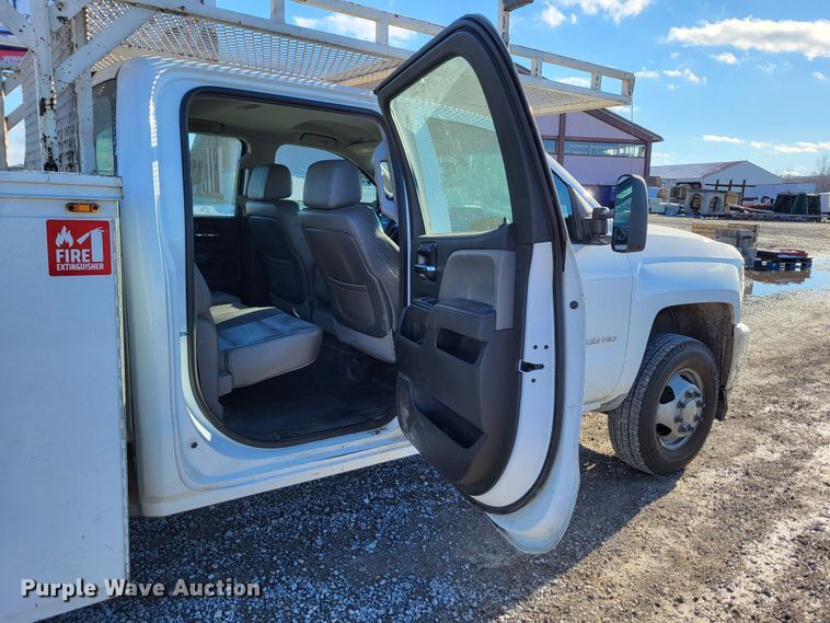 image for item DO3555 2015 Chevrolet Silverado 3500HD  Crew Cab utility bed pickup truck