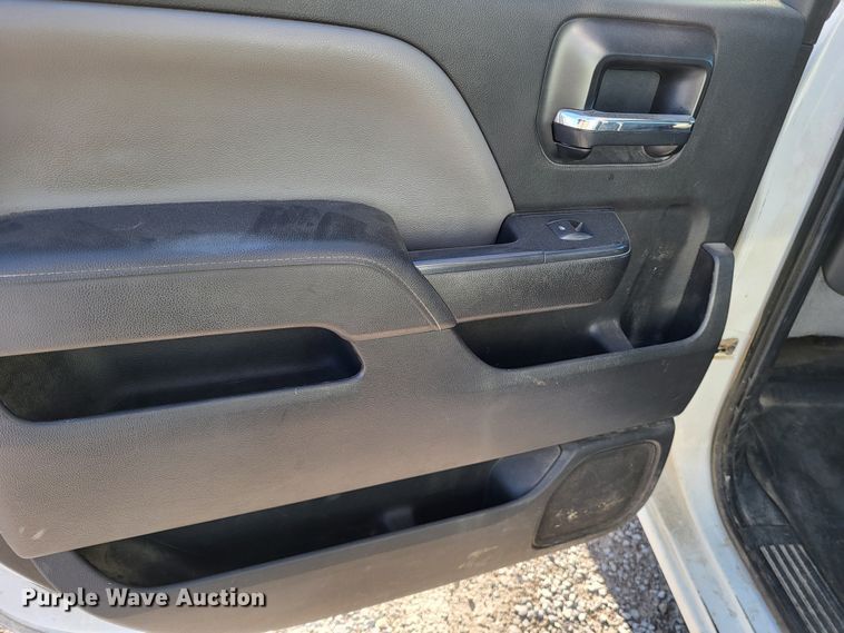 image for item DO3555 2015 Chevrolet Silverado 3500HD  Crew Cab utility bed pickup truck