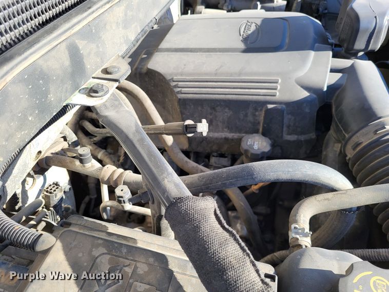 image for item DO3555 2015 Chevrolet Silverado 3500HD  Crew Cab utility bed pickup truck