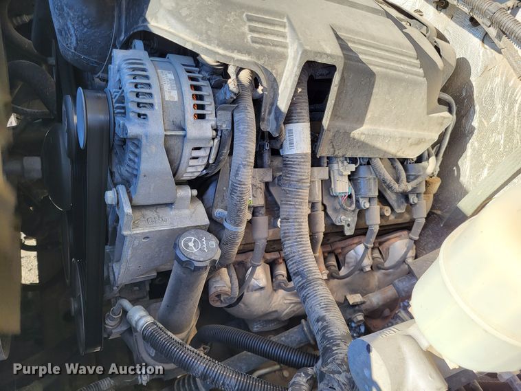 image for item DO3555 2015 Chevrolet Silverado 3500HD  Crew Cab utility bed pickup truck