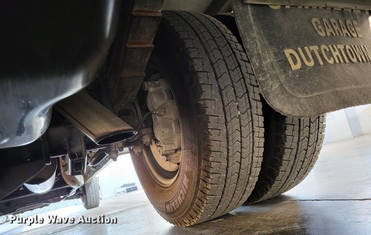 image for item DO3555 2015 Chevrolet Silverado 3500HD  Crew Cab utility bed pickup truck