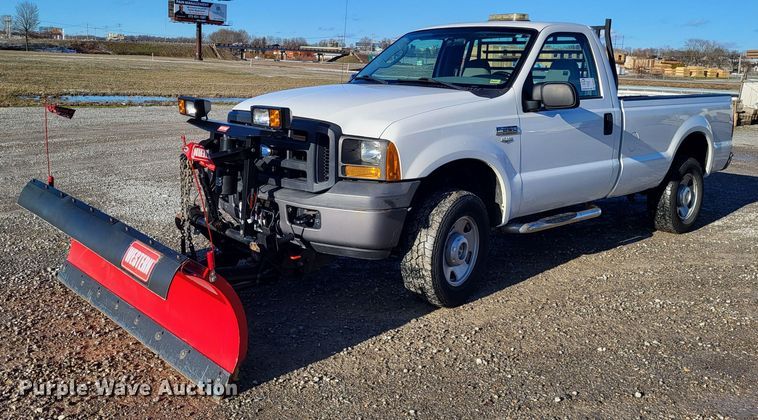 image for item DO3556 2007 Ford F250 Super Duty XL  pickup truck