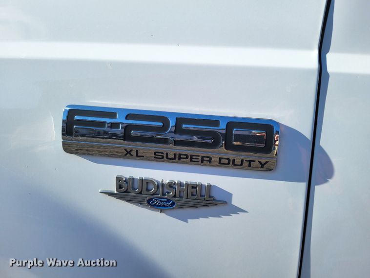 image for item DO3556 2007 Ford F250 Super Duty XL  pickup truck