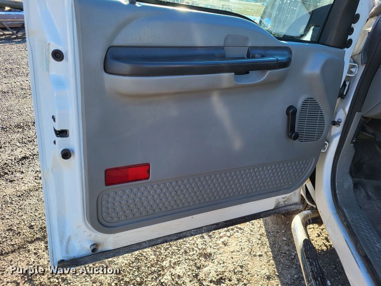 image for item DO3556 2007 Ford F250 Super Duty XL  pickup truck