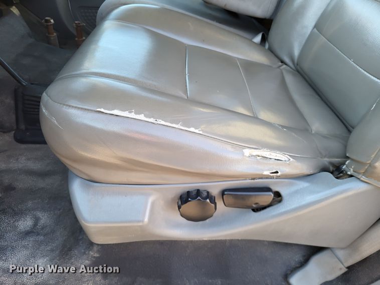 image for item DO3556 2007 Ford F250 Super Duty XL  pickup truck