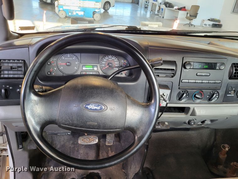 image for item DO3556 2007 Ford F250 Super Duty XL  pickup truck