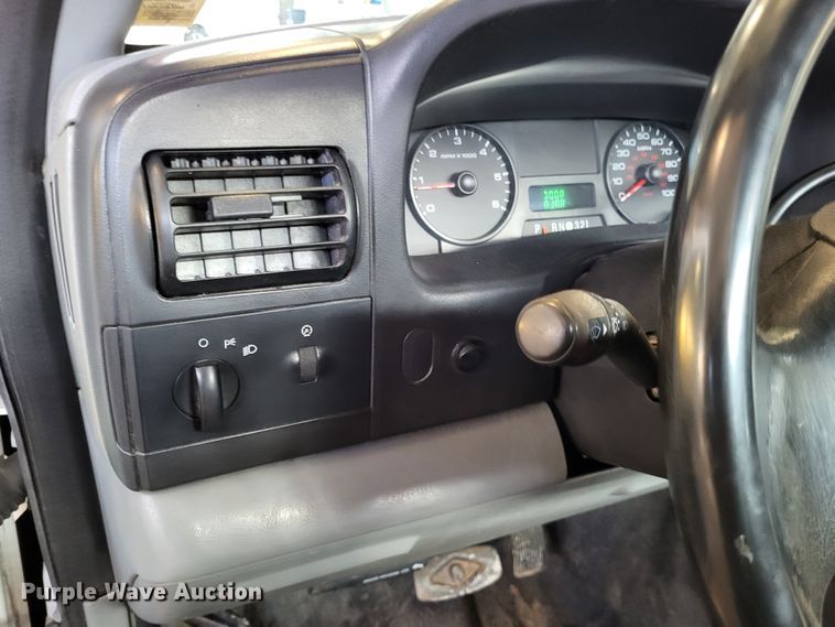 image for item DO3556 2007 Ford F250 Super Duty XL  pickup truck