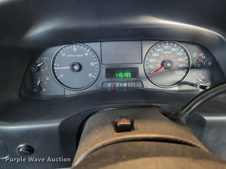 image for item DO3556 2007 Ford F250 Super Duty XL  pickup truck