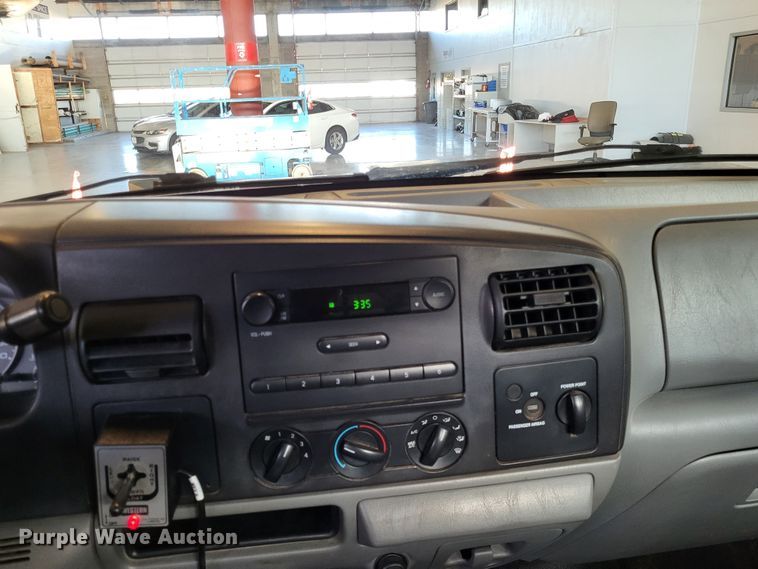 image for item DO3556 2007 Ford F250 Super Duty XL  pickup truck