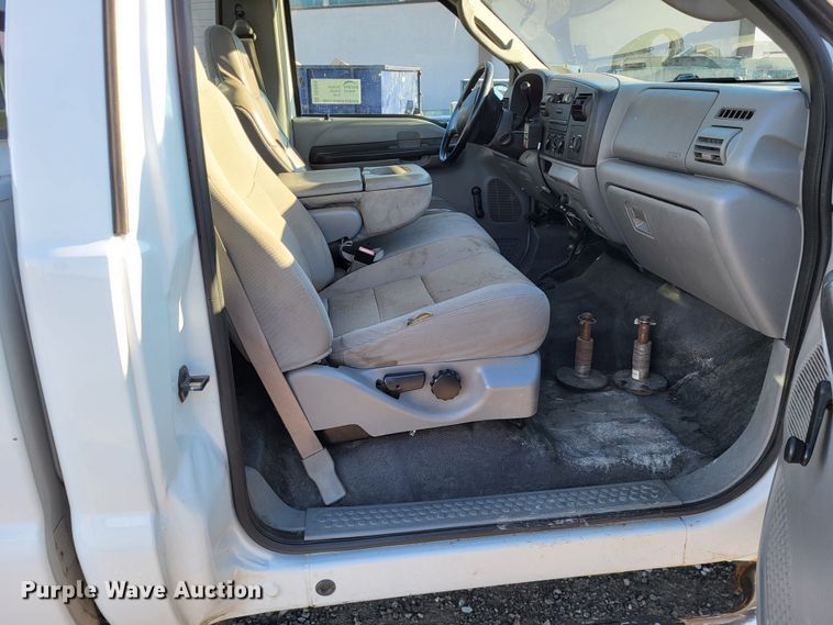 image for item DO3556 2007 Ford F250 Super Duty XL  pickup truck