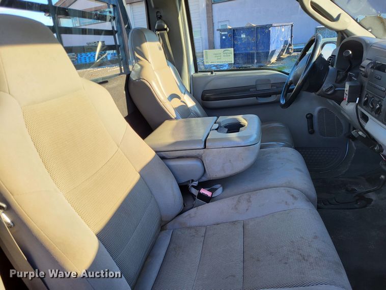 image for item DO3556 2007 Ford F250 Super Duty XL  pickup truck