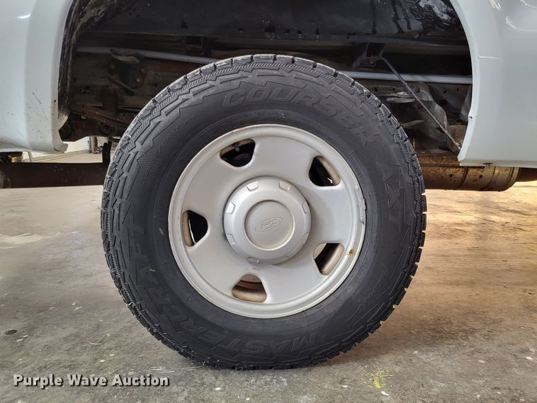 image for item DO3556 2007 Ford F250 Super Duty XL  pickup truck