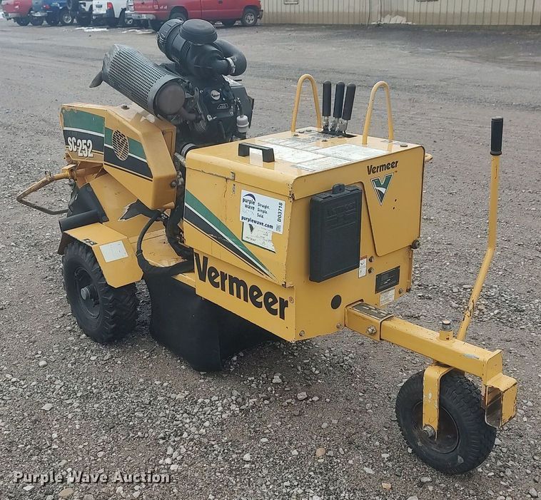 image for item DO3718 2011 Vermeer SC252  stump grinder